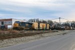 CSX 997 on M-422